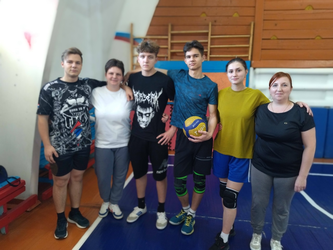 Соревнования по волейболу.